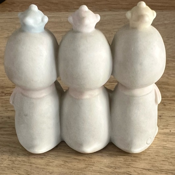 Precious Moments penguins - Picture 2 of 4